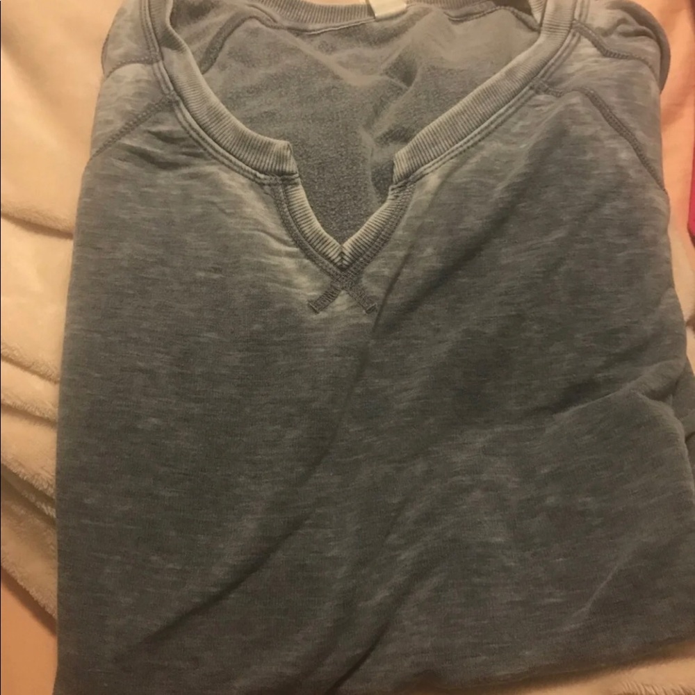 V neck zipper back T-shirt